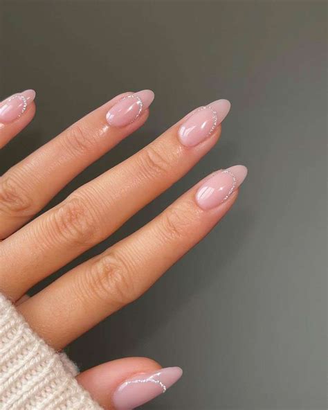 uñas acrilicas color nude|15 diseños de uñas nude que respiran lujo silencioso。